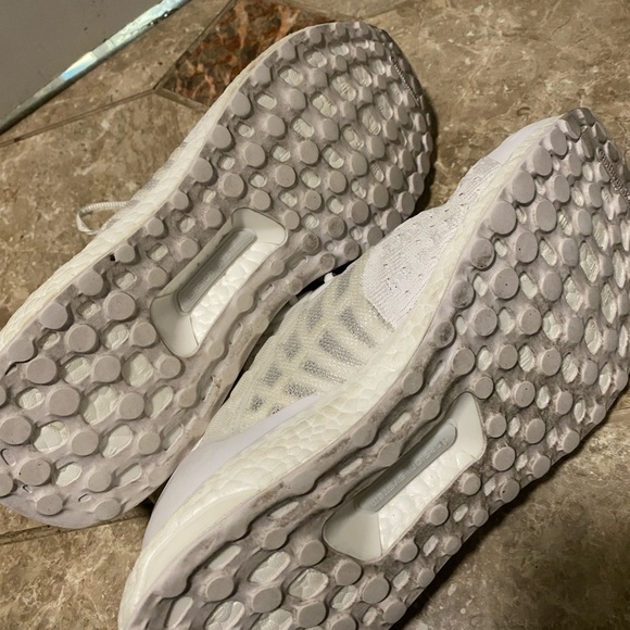 Adidas white shoes size 9 - Picture 9 of 10